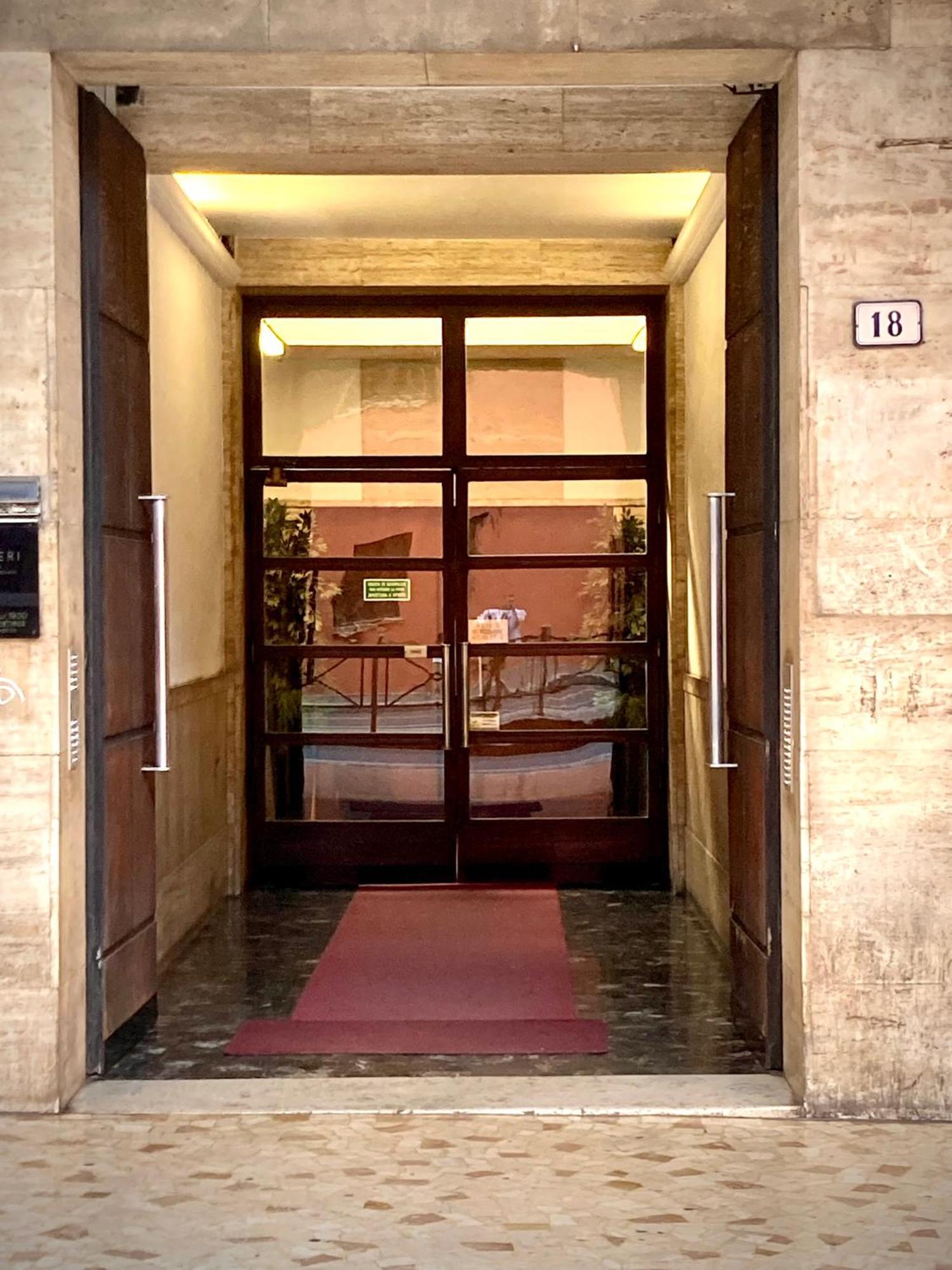 Tuliphouse Da Davide Apartment Bologna Bagian luar foto